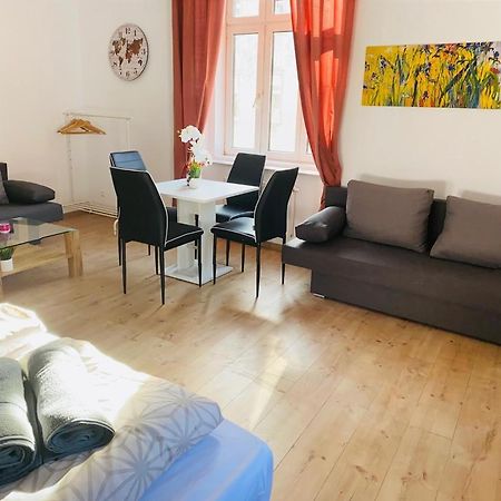 Deluxe Quad Room Dw Wien Exteriör bild