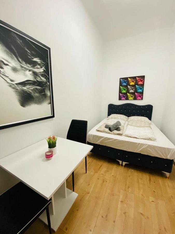 Deluxe Quad Room Dw Wien Exteriör bild