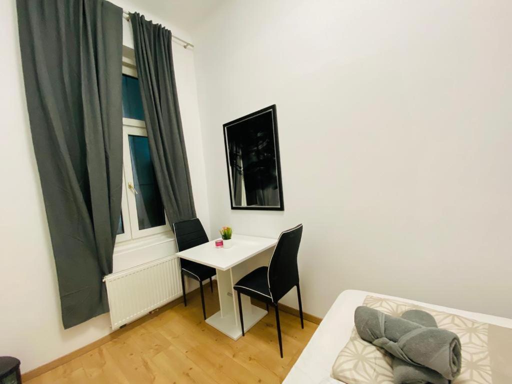 Deluxe Quad Room Dw Wien Exteriör bild